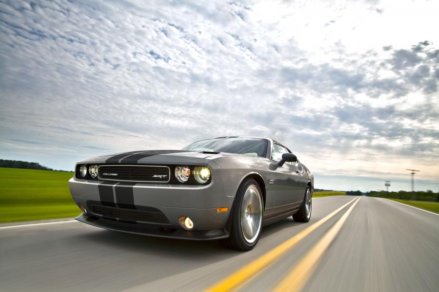  Dodge Challenger SRT8 2012 года  (фото 10 из 11)